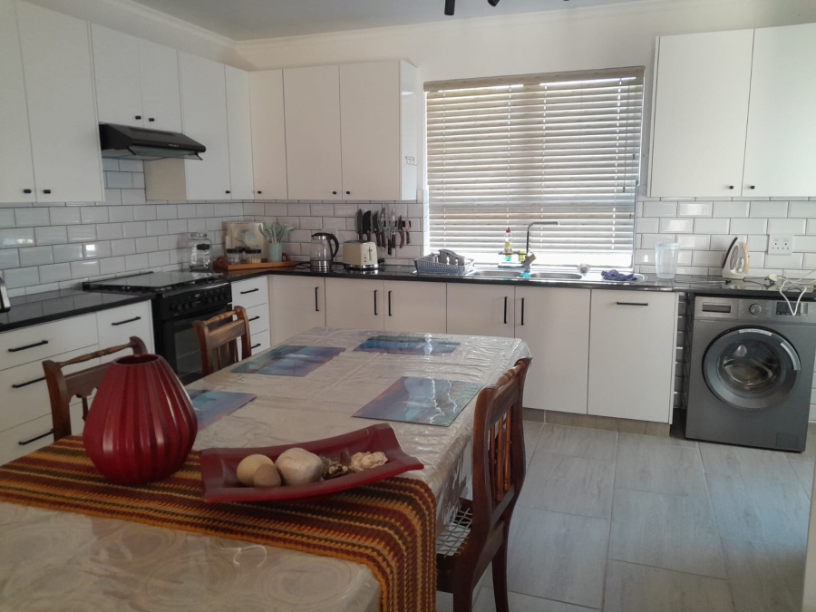 To Let 2 Bedroom Property for Rent in Stilbaai Wes Western Cape